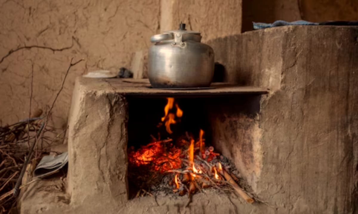 El peligro de cocinar con leña.