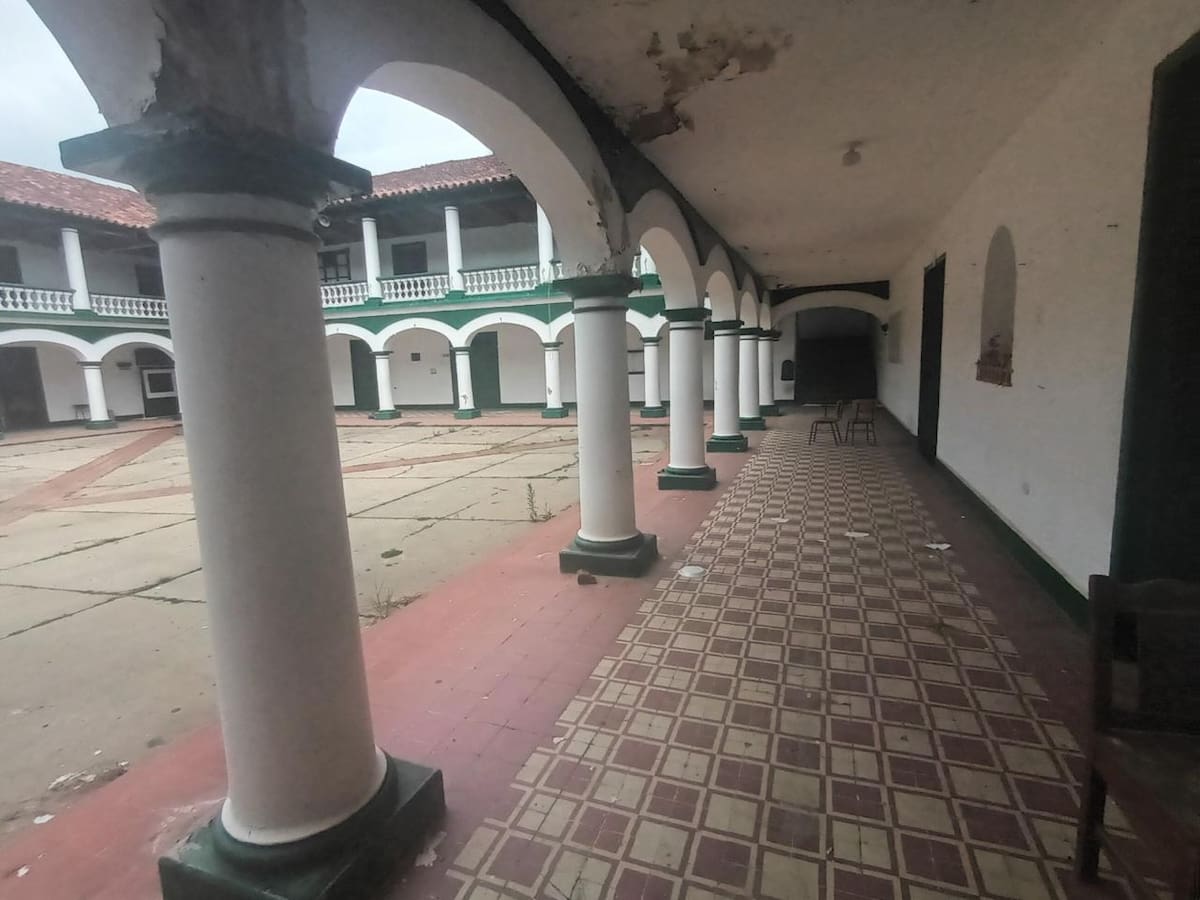 Ante el deterioro de sedes rurales de colegios, Santander apuesta por una Estampilla Pro-Educación.