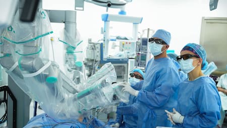 Santander estrena robot cirujano más avanzado de Colombia: opera en Hospital de la región