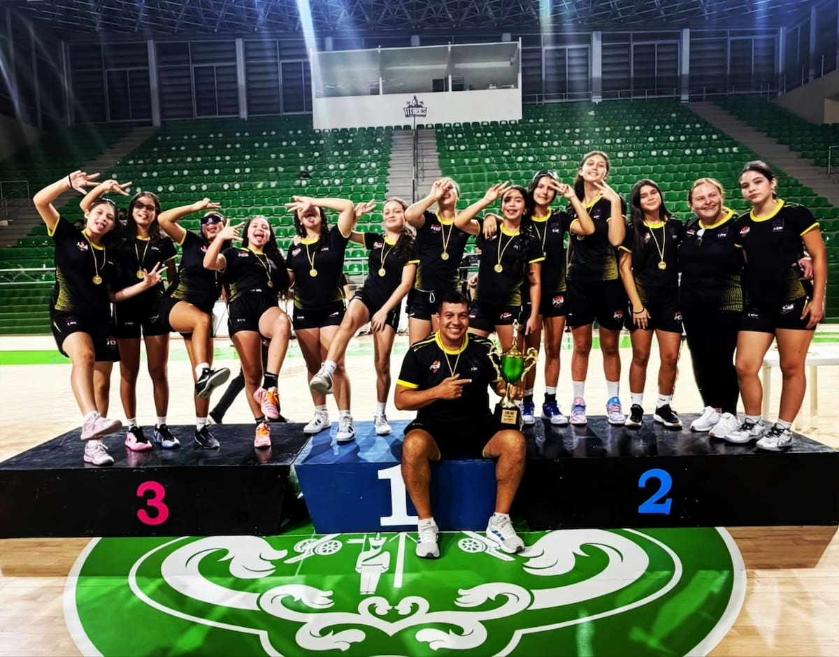 Santander se subió al podio del Torneo Nacional U13 de baloncesto: las selecciones masculina y femenina fueron terceras. Foto: Cortesía/Vanguardia