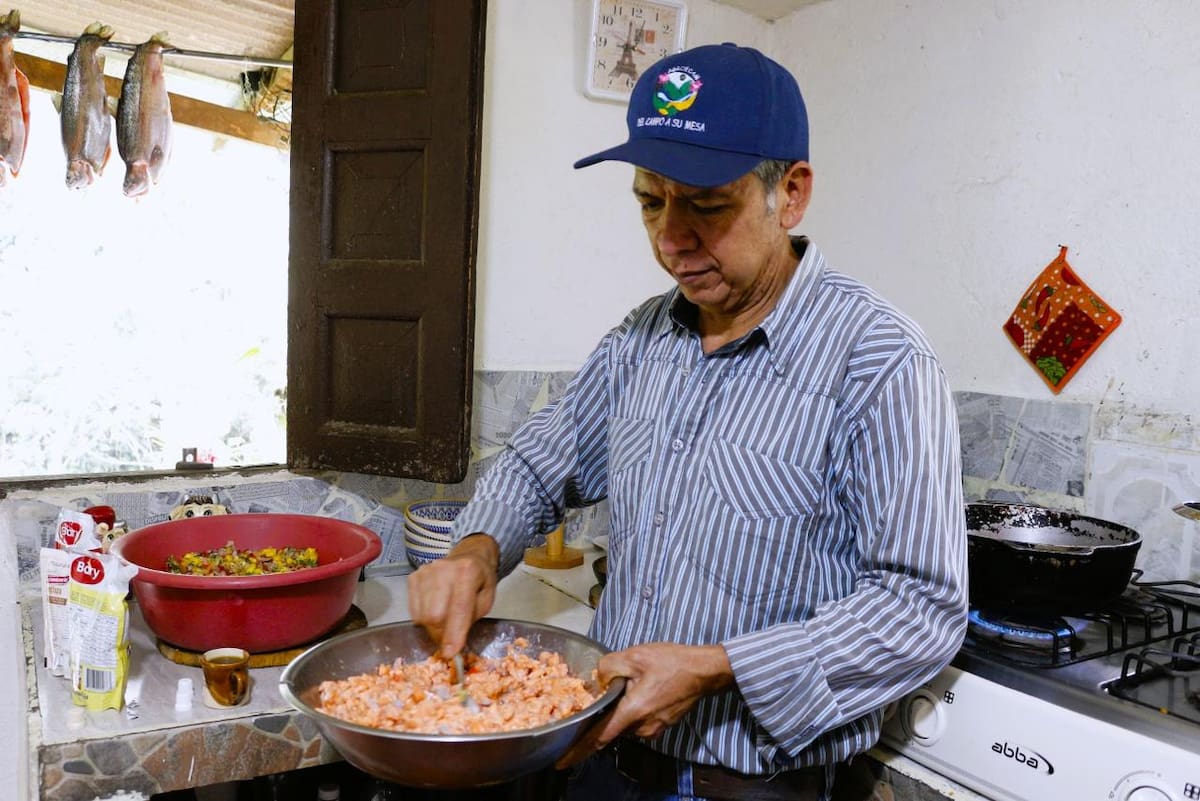 Del estanque al mercado: la trucha cultivada cerca de Bucaramanga llega fresca a plazas y restaurantes.
Foto Felipe Jaimes Lagos/VANGUARDIA