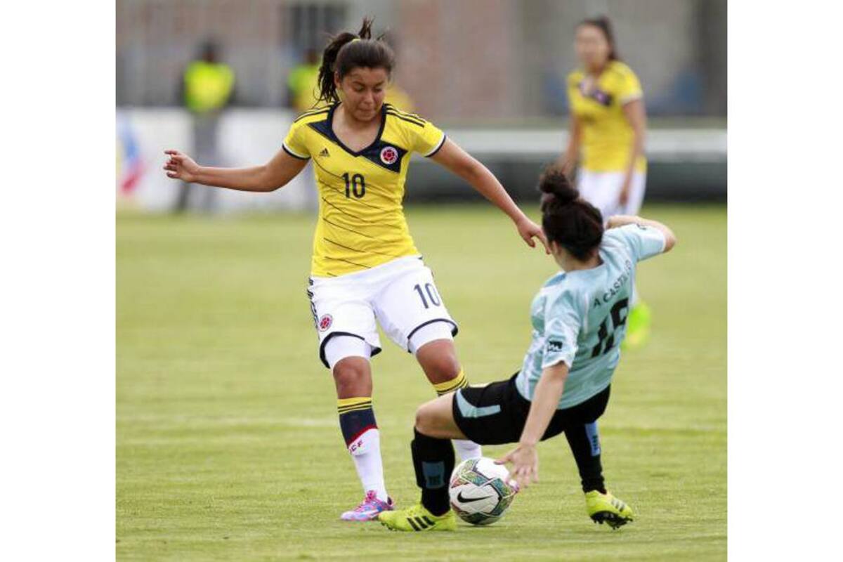 La futbolista santandereana Yoreli Rincón, a pesar de su juventud (21 años), es la referente de la selección Colombia, pues tiene un largo historial competitivo en las principales ligas. (Foto: Archivo / VANGUARDIA LIBERAL)