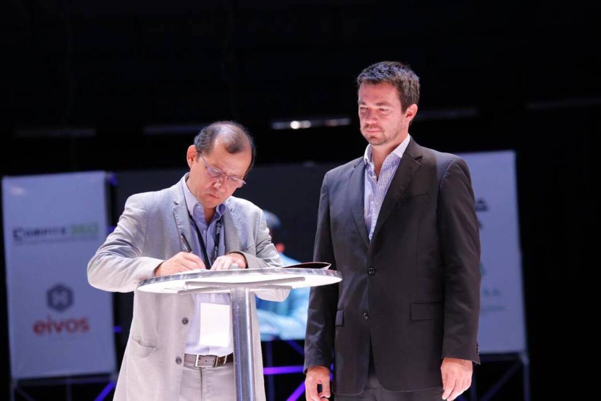 Ayer, durante el Foro Empresarial, Forem 2018, la OIT y la Cámara de Comercio de Bucaramanga firmaron el acuerdo para promover el trabajo digno con la metodología Score. (Foto: Suministrada/ VANGUARDIA LIBERAL)