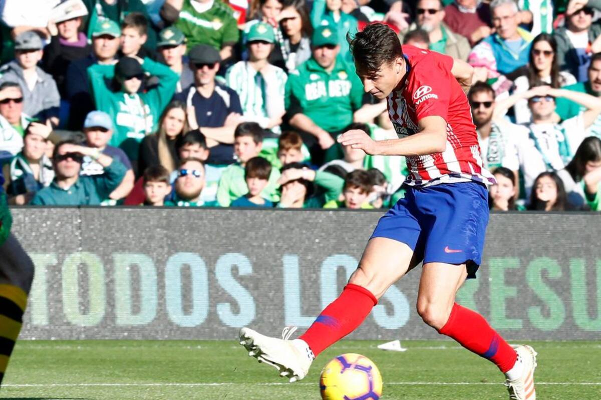 Santiago Arias o Juanfran Torres, la duda del once de Simeone