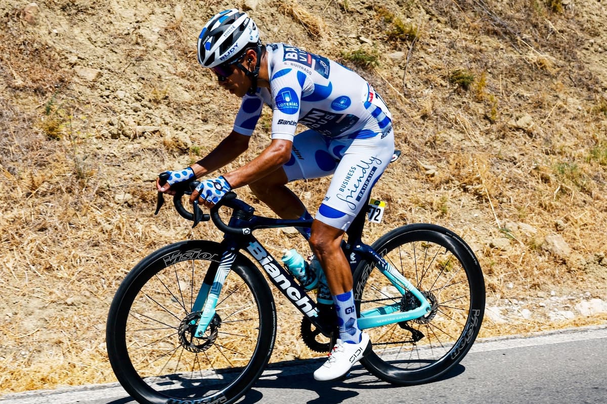 El ciclista colombiano Santiago Buitrago consiguió el título de la clasificación de la montaña de la Vuelta a España. Foto: Team Bahrain Victorious.