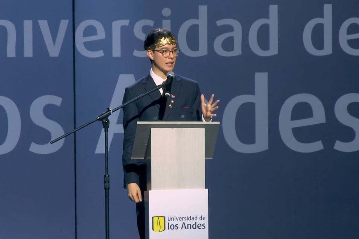 Santiago Ortiz, el joven que hizo pensar al país con un discurso viral.