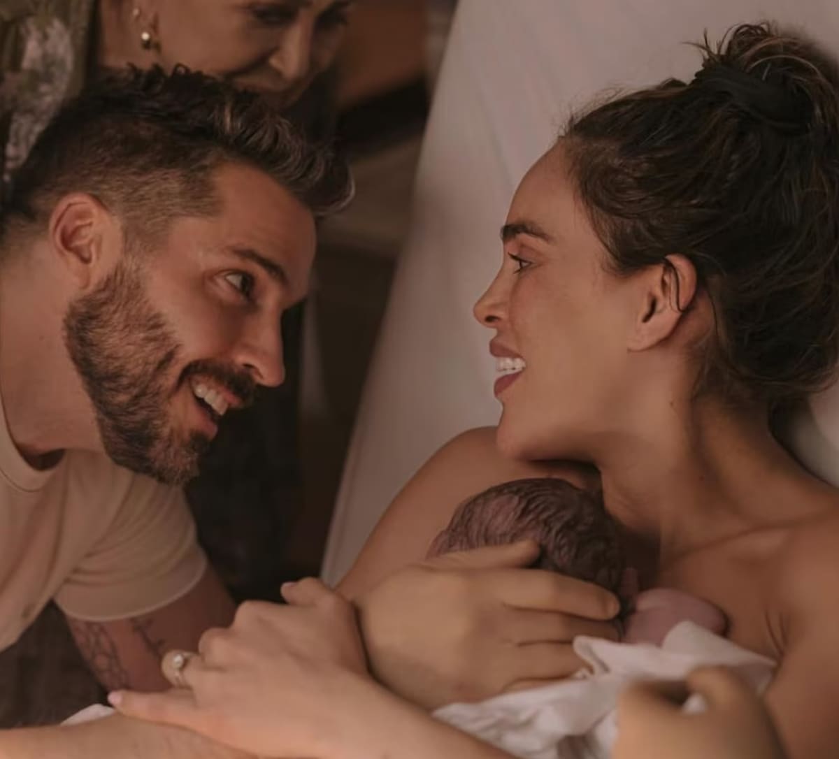 Sara Corrales y Damián Pasquini celebraron la llegada de Mila, su primera hija, con una emotiva publicación en redes sociales.