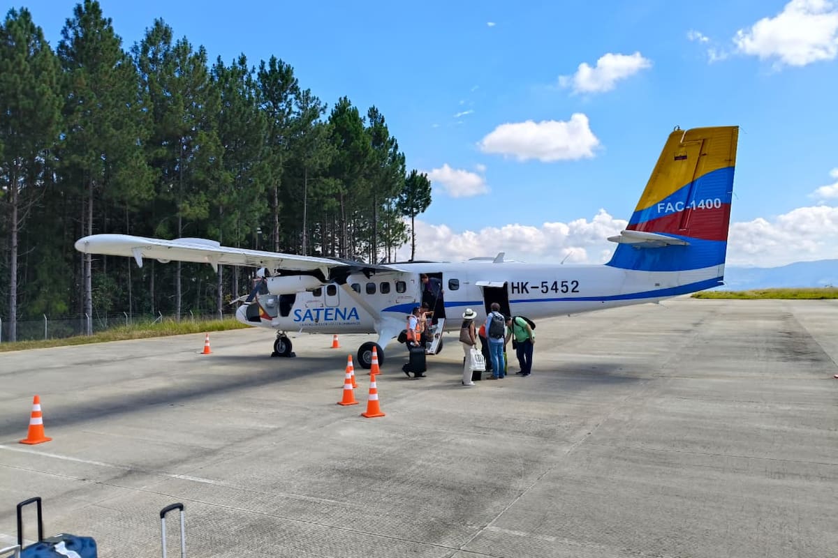 Tras un vuelo de reconocimiento en la ruta San Gil – Bucaramanga, el alcalde de Barichara, Milton Chaparro, se comprometió a impulsar la conectividad aérea desde Los Pozos.
