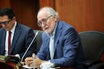 “Intentaron chantajearme”: congresista detalla presiones del Ejecutivo por consulta