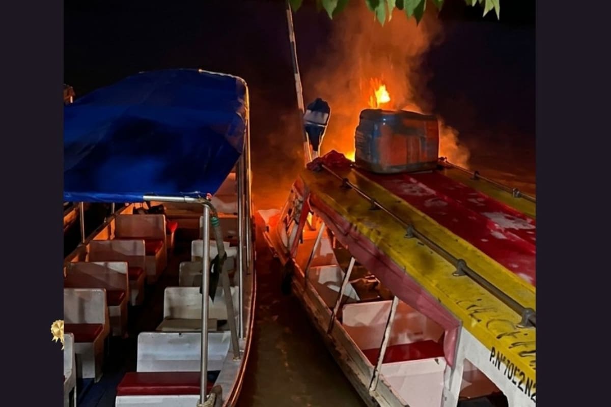 Se incendió una embarcación con material electoral en el río Cauca. | Foto: Tomado de Video.