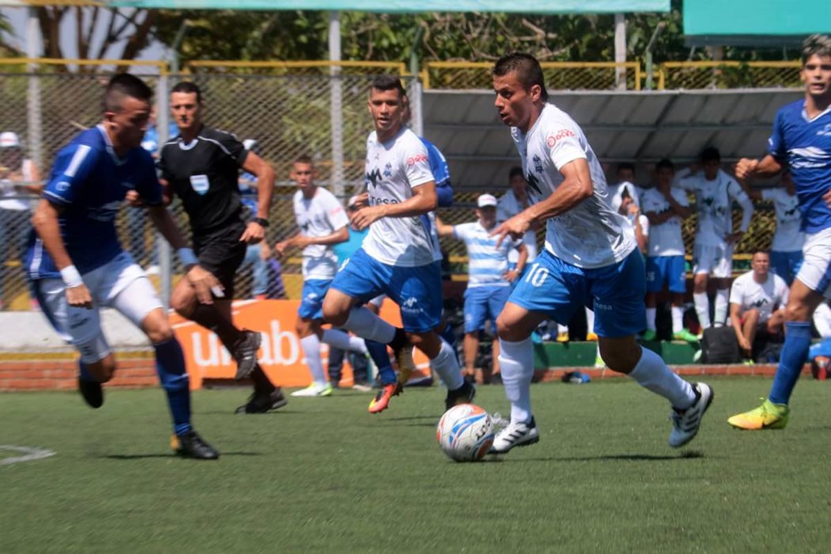 El 21 de enero de 2018, Wilmar Roldán dirigió la final entre Móviles García - Restrepo & Restrepo y Copetran, en el Torneo de la cancha Marte. (Foto: Archivo / VANGUARDIA LIBERAL)