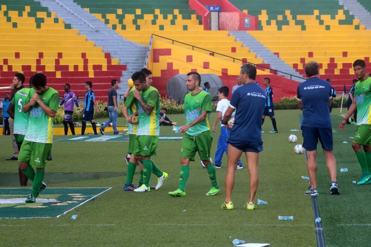Atlético Bucaramanga prepara su estreno en la Liga Águila I de 2018 ante Junior de Barranquilla. (Foto: Fabián Hernández / VANGUARDIA LIBERAL)