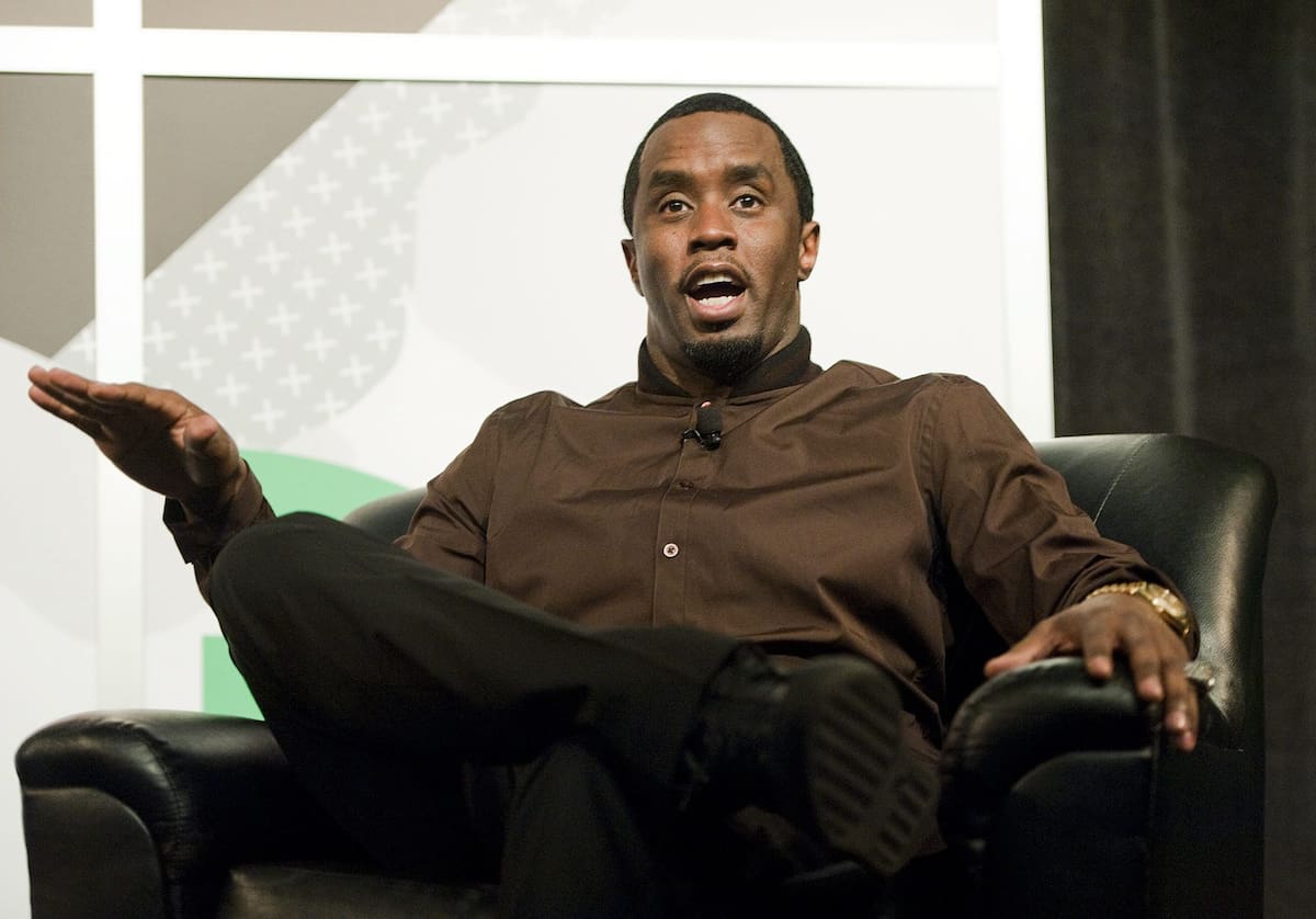 ASL105- AUSTIN (TX, EEUU), 12/03/2014.- El empresario y rapero estadounidense Sean 'Diddy' Combs es entrevistado por el escritor Zack O'Malley Greenburg (no en la foto) hoy, miércoles 12 de marzo de 2014, en el Centro de Convenciones de Austin, Texas, durante un segmento del festival South by Southwest (SXSW), en el que convergen conferencias, musica y cine independiente, además de la presentación de tecnologías emergentes. EFE/ASHLEY LANDIS