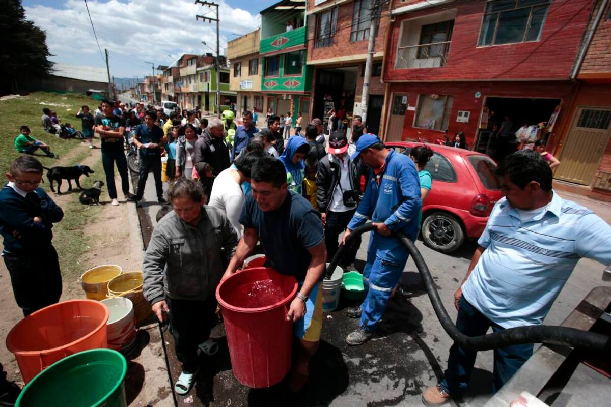 La Defensoría del Pueblo advirtió que al riesgo de disminución del recurso hídrico en algunas regiones del país por el fenómeno de ‘El Niño’ se suman otros factores críticos que podrían agravar el problema de desabastecimiento. (Foto: Colprensa/VANGUARDIA LIBERAL)