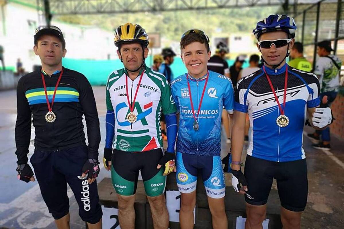 Durante dos días, los ‘escarabajos’ recorrieron las rutas de El Guacamayo y Contratación en la Clásica del Ciclismo de Contratación, para coronarse como los campeones de la versión 16. (Foto: Suministrada Alcaldía de Contratación/VANGUARDIA LIBERAL)