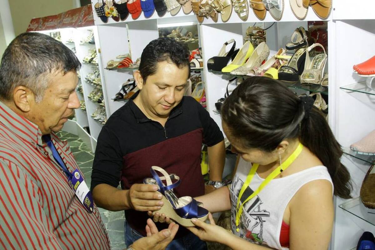 En Cenfer se realiza la Feria Internacional del Cuero, Calzado y Manufactura que organiza Asoinducals, mientras que Expocalzado está en el Club del Comercio, Neomundo y otras sedes. (Foto: César Flórez / VANGUARDIA LIBERAL)
