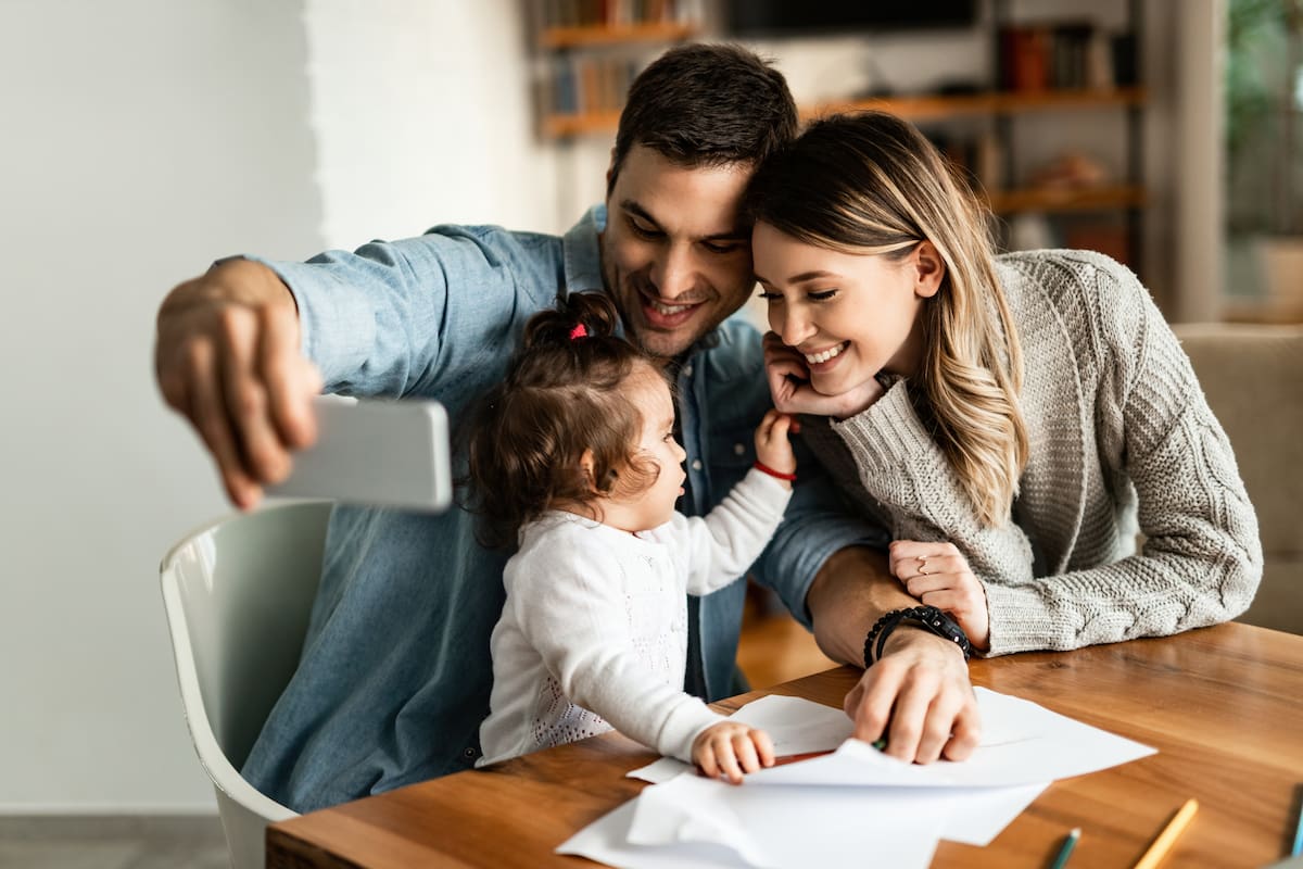 Las aseguradoras brindan ahora múltiples opciones para personalizar los seguros de vida con cuotas que pueden ir desde los $50.000 (Foto de Freepik / VANGUARDIA)