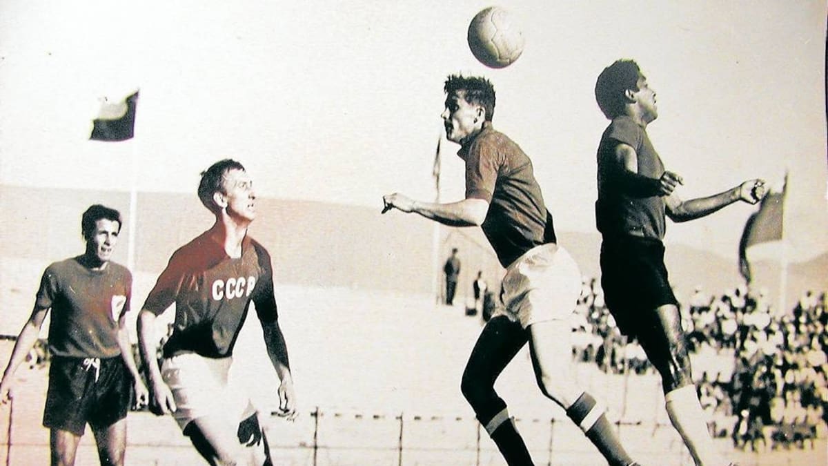 Contra todos los pronósticos, la selección Colombia, integrada por jugadores como Efraín ‘El Caimán’ Sánchez, Rolando Serrano, Marcos Coll, Marino Klinger y Hermán ‘El Cuca’ Aceros, empató 4-4 ante la Unión Soviética en el Mundial de Chile 1962. (Foto: Archivo / VANGUARDIA)