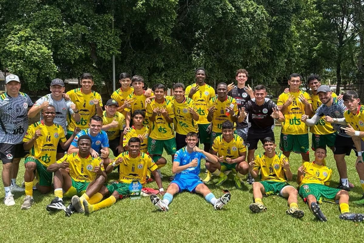 La selección Santander Sub-23 consiguió el segundo lugar en el Campeonato Nacional. Foto: LSF.
