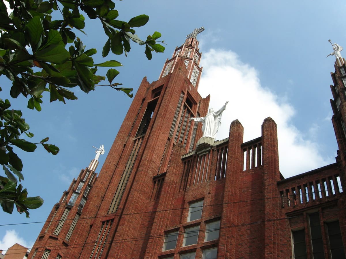 Parroquia San Pedro Claver, de Bucaramanga.
