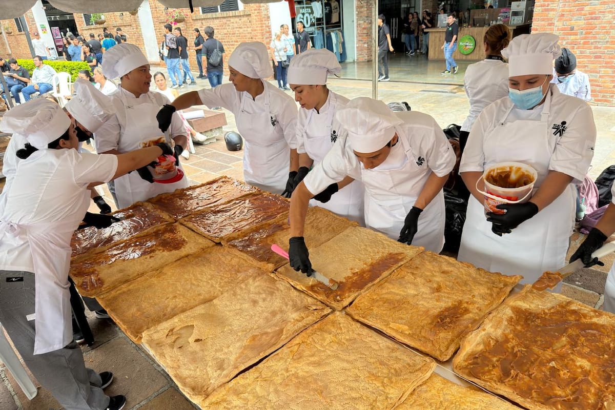 La milhoja fue elaborada por los aprendices del Centro Agroturístico del Sena en San Gil.