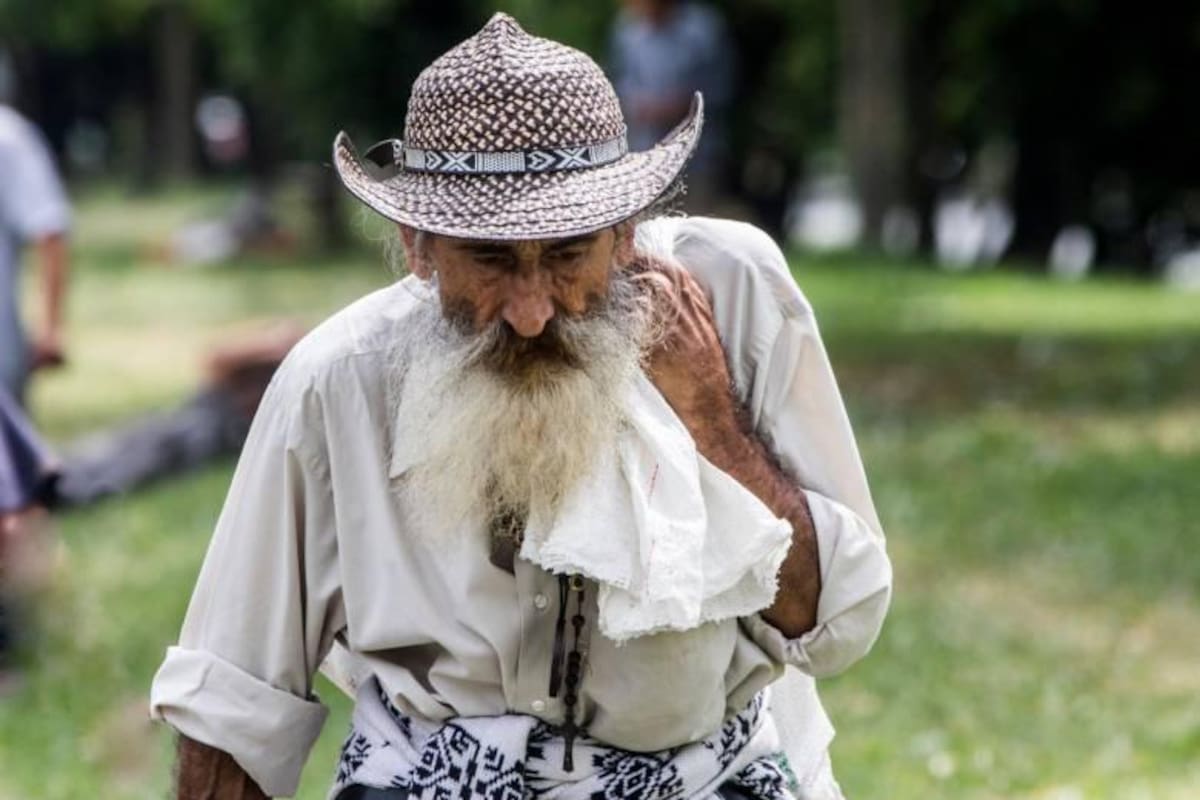 Muchas de las personas mayores que esperan un cupo en hogares de larga estancia están en riesgo, en condiciones de alta vulnerabilidad o sin redes de apoyo.