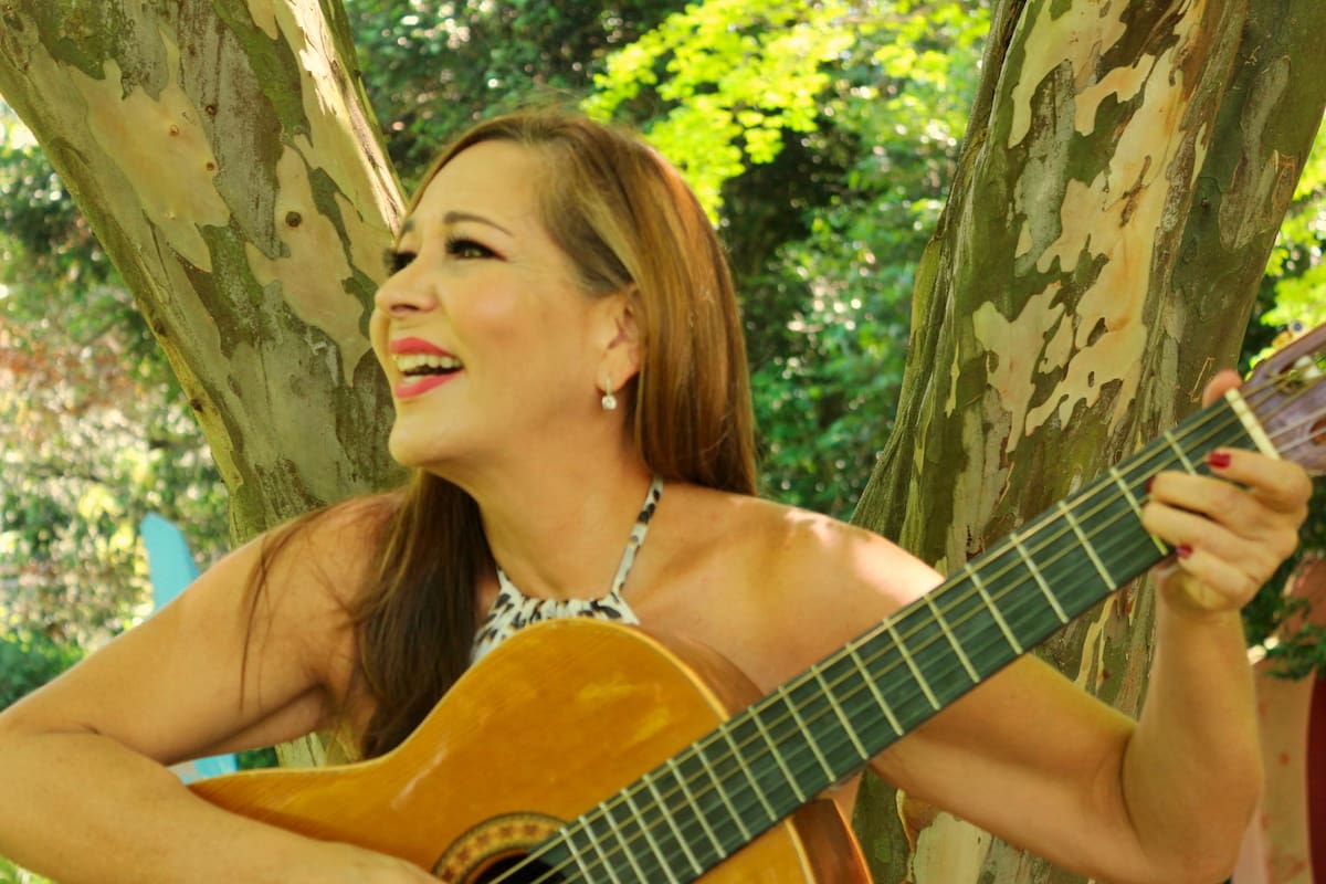 María Isabel Saavedra Pouchard, destacada periodista, escritora, conferencista y compositora colombiana, ofrecerá un tributo a las mujeres a través de sus canciones, compartiendo escenario con talentosas intérpretes andinas./VANGUARDIA