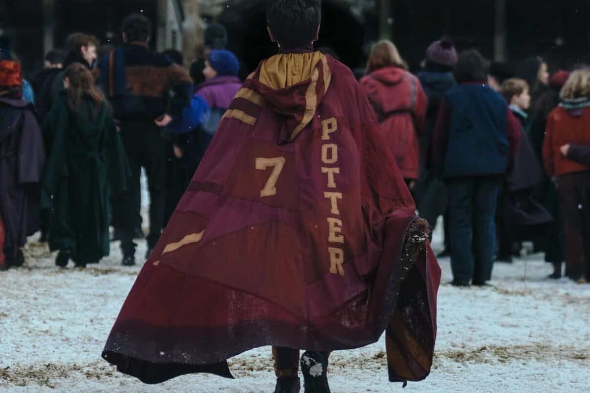 HBO acaba de revelar la primera imagen oficial de la nueva serie de Harry Potter… y la emoción ya está por las nubes.