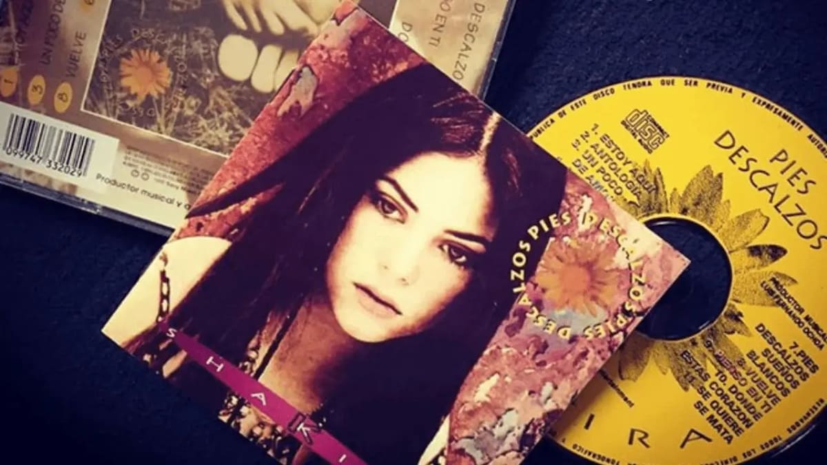 Los fans de Shakira compartieron en las redes sociales fotografías y anécdotas referentes al álbum Foto: Instagram @shakiraworld