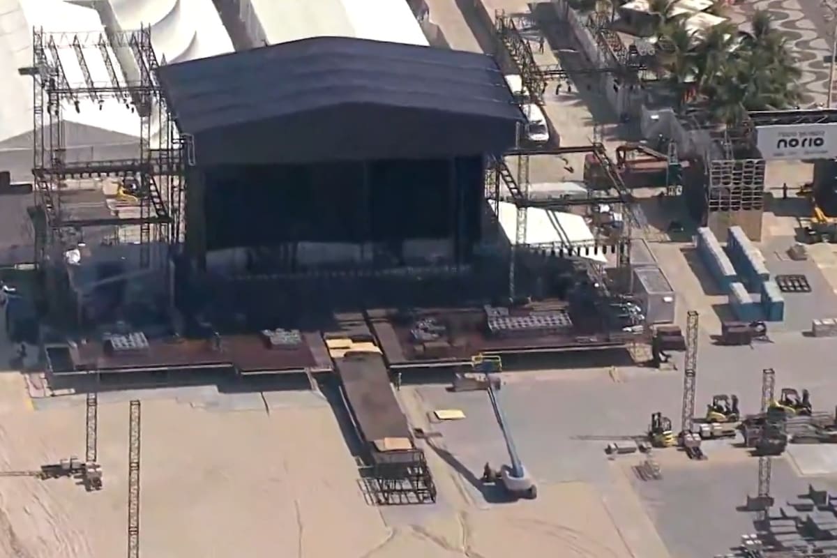 El montaje del escenario para Shakira en Río dejó una víctima mortal este domingo.
