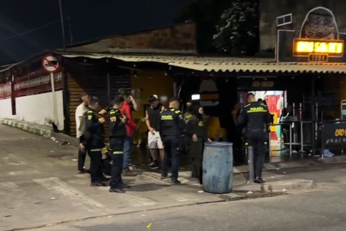 Sicarios atacaron a disparos a un establecimento de comida en Santander: hay 3 heridos. Foto A.P.I