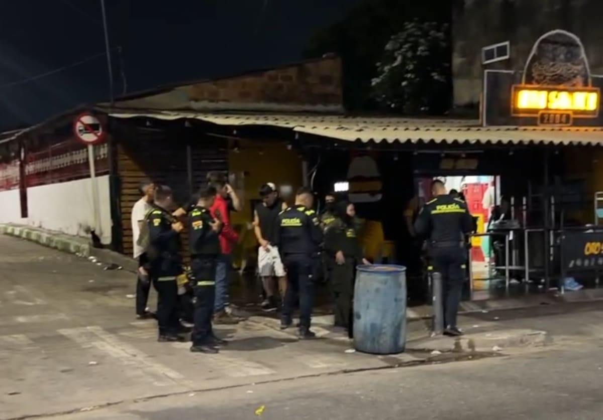 Sicarios atacaron a disparos a un establecimento de comida en Santander: hay 3 heridos