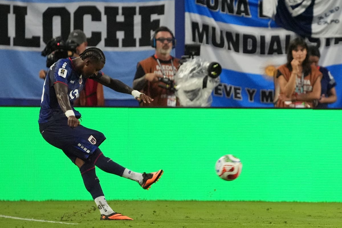 Sidny Lopes Cabral marcó el mejor gol del Mundial 2026. //Foto, EFE: Alberto Boal