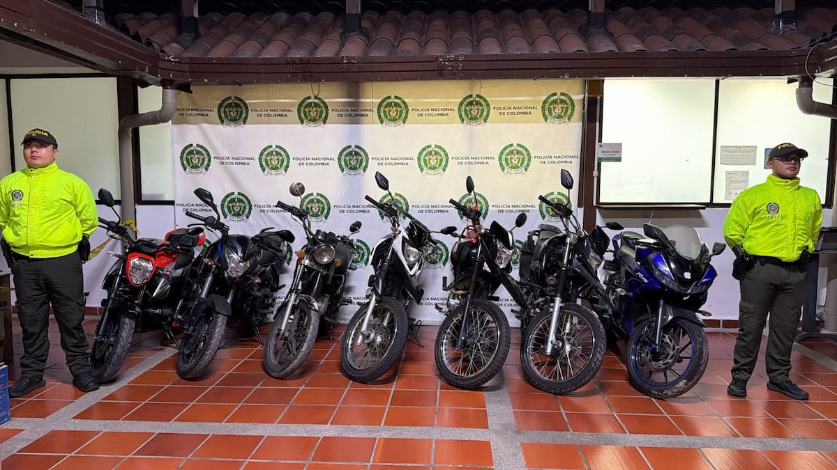 Siete motocicletas que habían sido reportadas como hurtadas fueron recuperadas en un inmueble del barrio San Luis de Bucaramanga.
