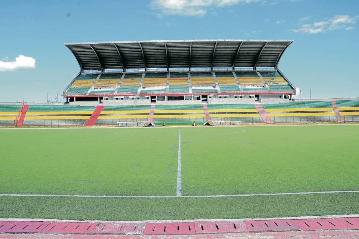 En los últimos años, al estadio Alfonso López le han invertido grandes sumas de dinero, pero todavía conserva una imagen que le impide recibir eventos internacionales. (Foto: Archivo / VANGUARDIA LIBERAL)