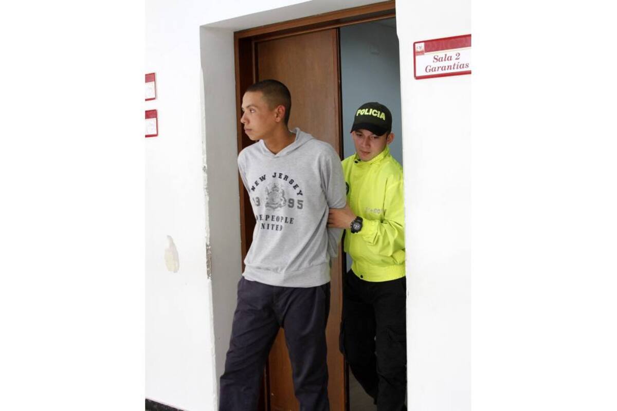 Este es el momento en el que el detenido es trasladado a la Cárcel Modelo, tras ser presentado en audiencia. (Foto: Suministrada/VANGUARDIA LIBERAL)