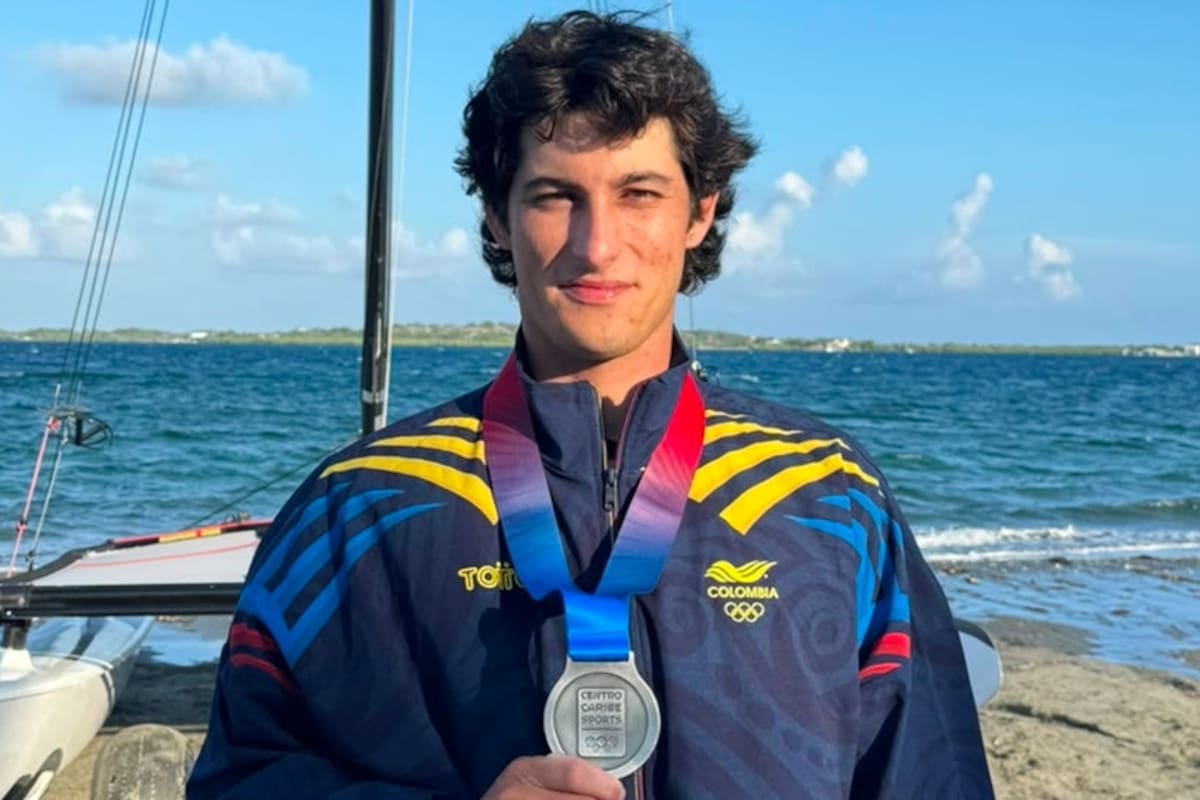 Simón Gómez logró la medalla de plata en los Juegos Centroamericanos y del Caribe, en la modalidad sunfish, de la vela. Foto: Suministrada.