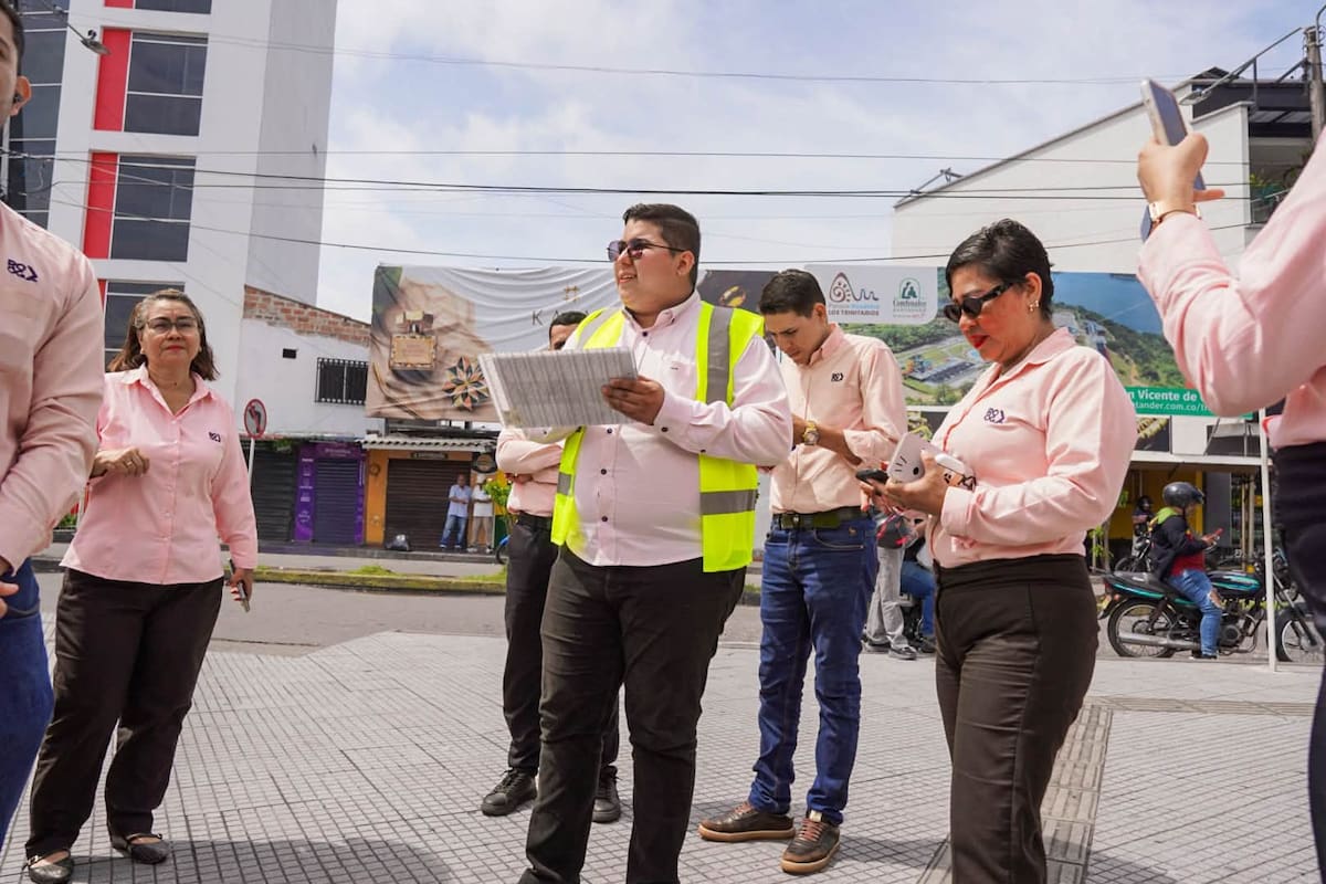 Empresas públicas y privadas de Barrancabermeja participaron en el Simulacro Nacional de Respuesta a Emergencias, con ejercicios de evacuación para evaluar los protocolos de seguridad y la capacidad de reacción ante un sismo.
Suministrada/Vanguardia