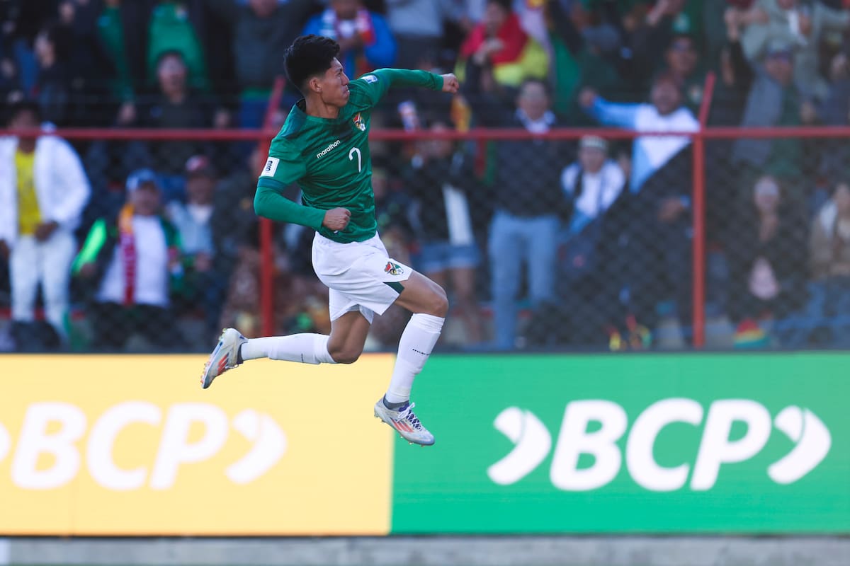 Sin gol, sin puntos y sin invicto: Colombia sufrió por la altura y cayó ante Bolivia en las Eliminatorias. EFE/ Luis Gandarillas
