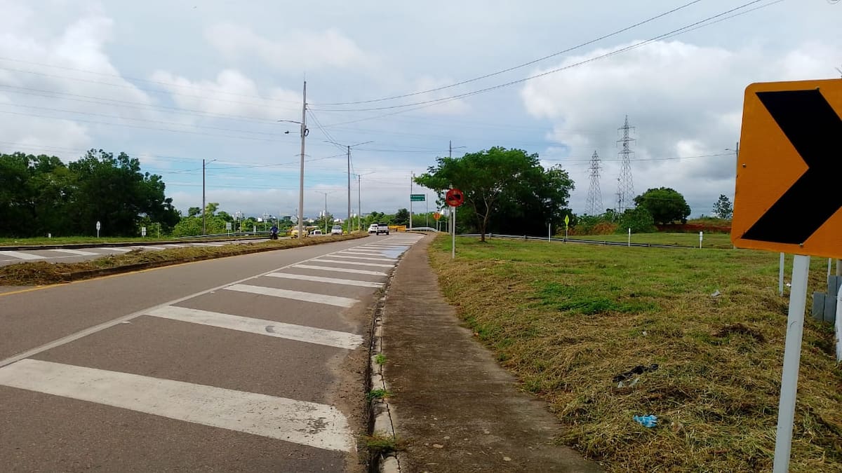 Según los habitantes, hay tramos de la vía Yuma donde la oscuridad es total, lo que aumenta la inseguridad y el riesgo de accidentes. Foto suministrada/VANGUARDIA