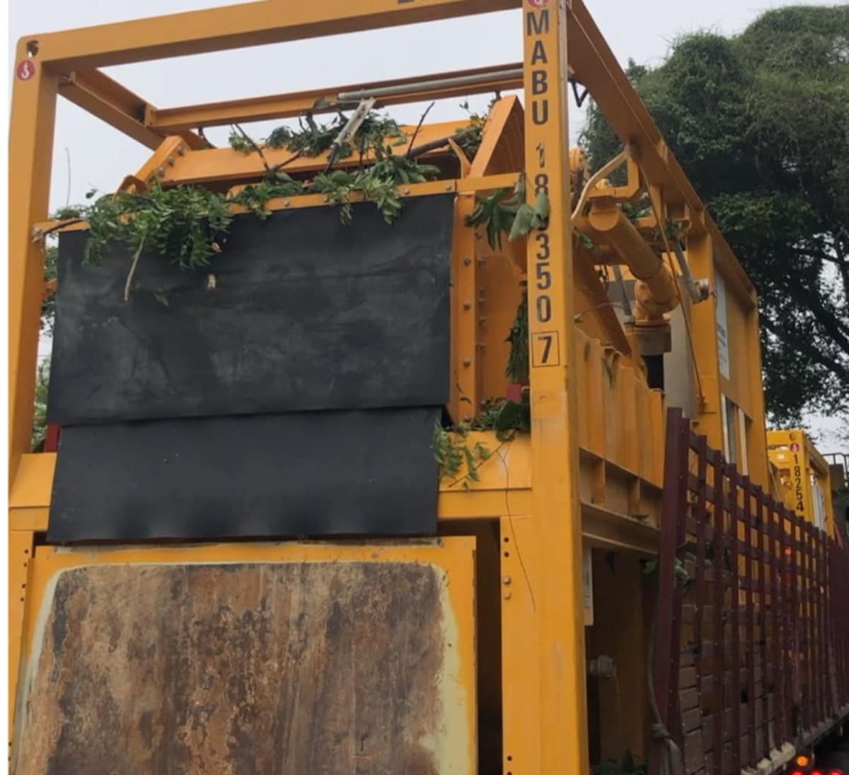 Sin señalización ni control: así habría operado la tractomula que derribó puente en Girón