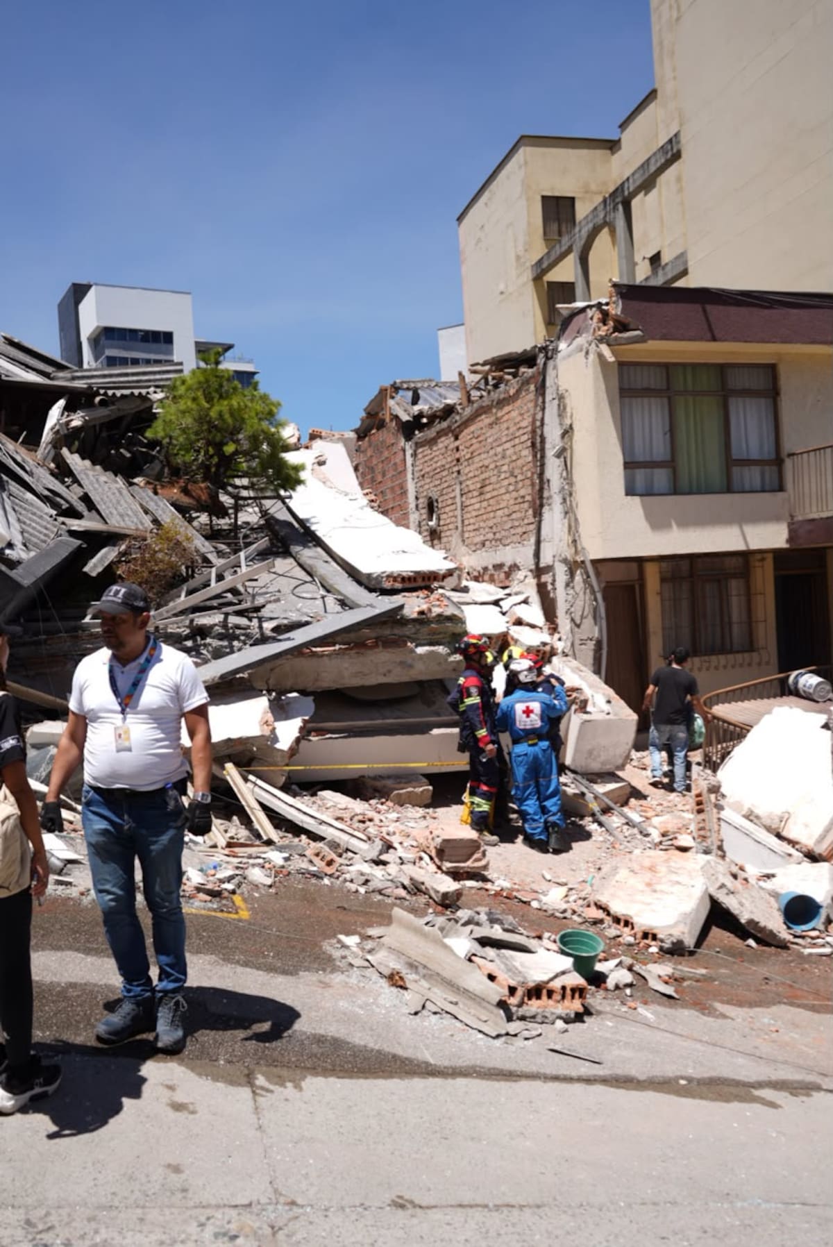 Pereira fue una de las ciudades más afectadas por el terremoto que el Servicio Geológico Colombiano reportó a las 7:34 a. m. y alcanzó una magnitud de 7,4, con una profundidad calculada por esa entidad en 88 kilómetros. Fotos: Santiago Álvarez / Colprensa