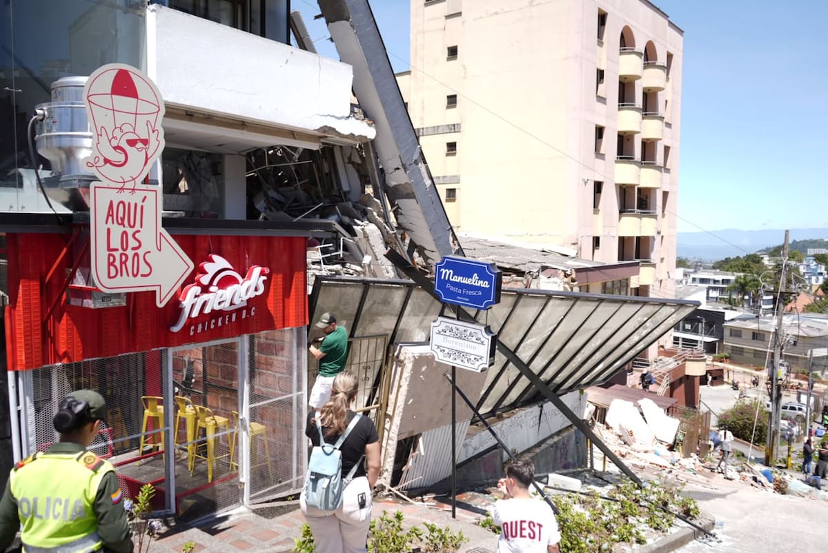 Pereira fue una de las ciudades más afectadas por el terremoto que el Servicio Geológico Colombiano reportó a las 7:34 a. m. y alcanzó una magnitud de 7,4, con una profundidad calculada por esa entidad en 88 kilómetros. Fotos: Santiago Álvarez / Colprensa