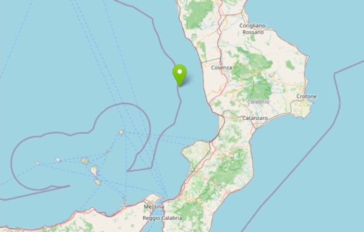 Los equipos de Protección Civil de Italia vigilan las costas del mar Tirreno tras el sismo de 6.2 grados, descartando por el momento alertas de tsunami o colapsos estructurales.