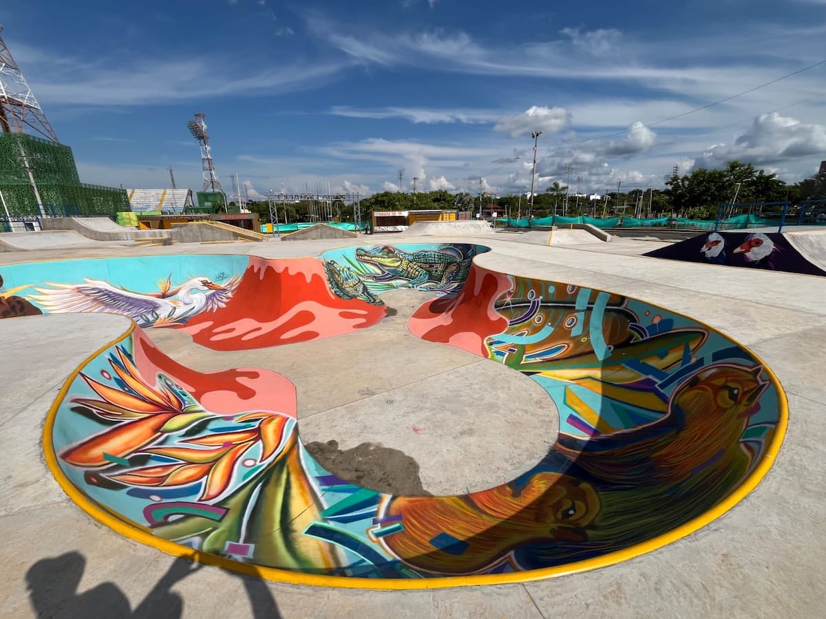 Artistas urbanos de Barrancabermeja intervinieron los muros del nuevo skatepark de la Villa Olímpica con murales que representan símbolos del territorio, como el manatí, la guacamaya y el Cristo Petrolero.
Suministrada/Vanguardia