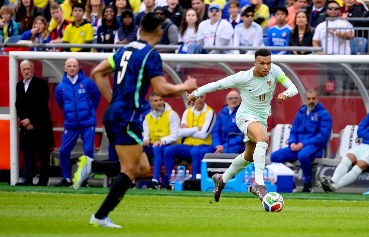 Foxborough (United States), 26/03/2026.- Kylian Mbappe of France drives the ball forward during the international friendly match between Brazil and France in Foxborough, Massachusetts, USA, 26 March 2026. (Futbol, Amistoso, Brasil, Francia) EFE/EPA/ADAM RICHINS