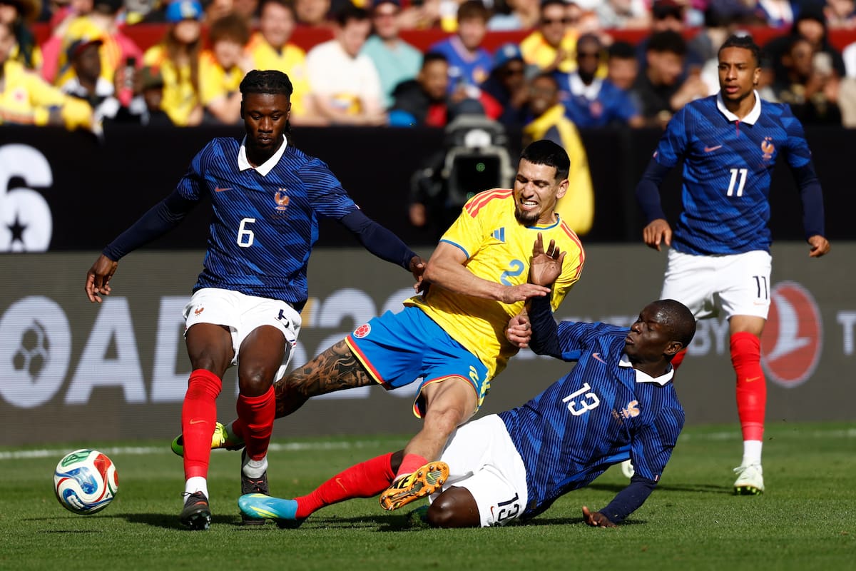 LANDOVER (United States), 29/03/2026.- Frances Eduardo Camavinga (L) and N'Golo Kante (C-R) in action against Colombia's Daniel Munoz (C) during the friendly soccer match between Colombia and France in Landover, Maryland, USA, 29 March 2026. (Futbol, Amistoso, Francia) EFE/EPA/WILL OLIVER