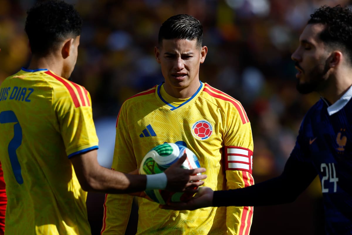 LANDOVER (United States), 29/03/2026.- Colombia's James Rodriguez (C) looks on during the friendly soccer match between Colombia and France in Landover, Maryland, USA, 29 March 2026. (Futbol, Amistoso, Francia) EFE/EPA/WILL OLIVER