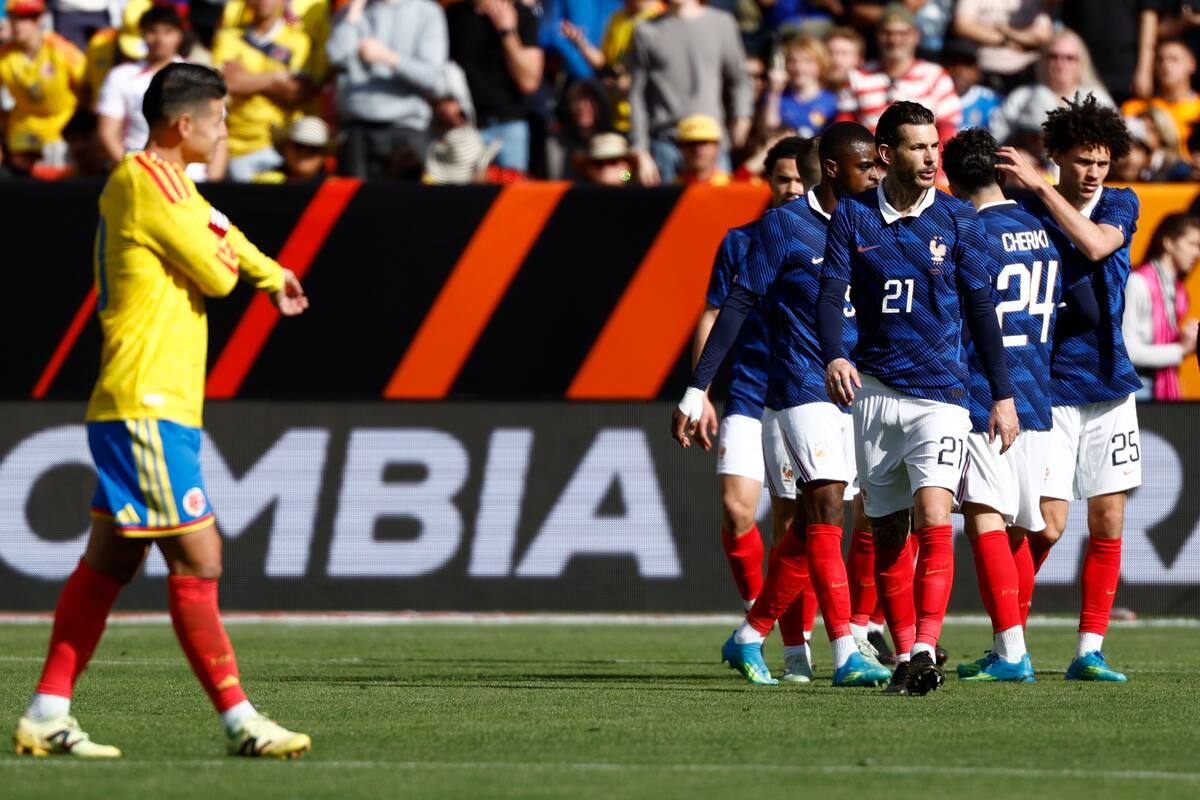 LANDOVER (United States), 30/03/2026.- Players of France celebrate the 0-3 goal during the friendly soccer match between Colombia and France in Landover, Maryland, USA, 29 March 2026. (Futbol, Amistoso, Francia) EFE/EPA/WILL OLIVER