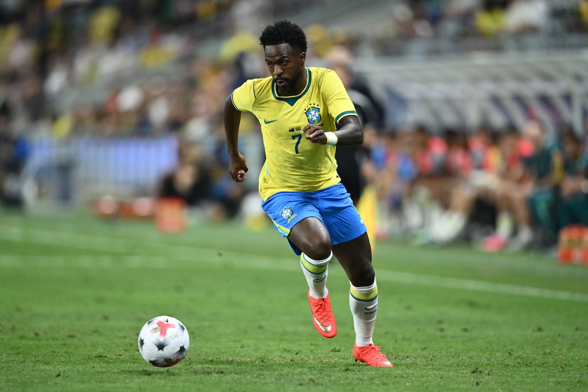TOWNSVILLE (Australia), 25/09/2026.- Vinicius Junior of Brazil dribbles the ball during the Queensland Football Series international friendly match between Australia and Brazil at Queensland Country Bank Stadium in Townsville, 25 September 2026. (Futbol, Amistoso, Brasil) EFE/EPA/MATT TAYLOR AUSTRALIA AND NEW ZEALAND OUT